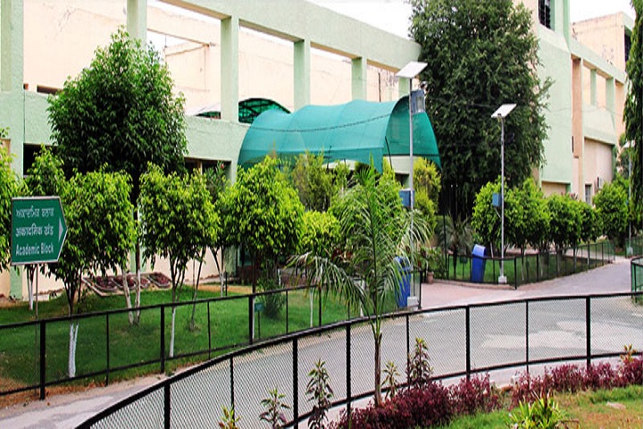 https://cache.careers360.mobi/media/colleges/social-media/media-gallery/721/2018/9/20/Campus View Of Central University of Punjab Bathinda_Campus-View.jpg